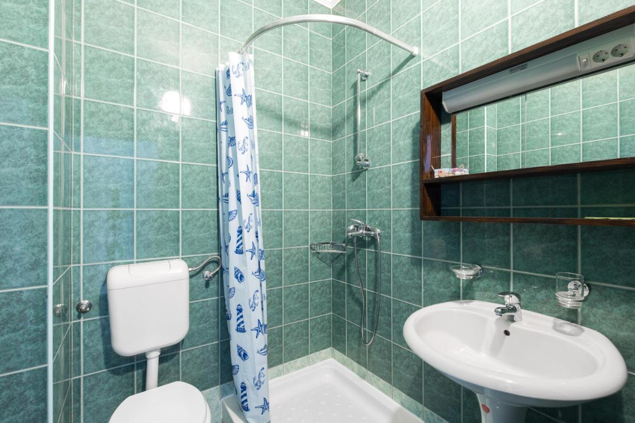 Pape Punat Apartmani I Sobe ภายนอก รูปภาพ