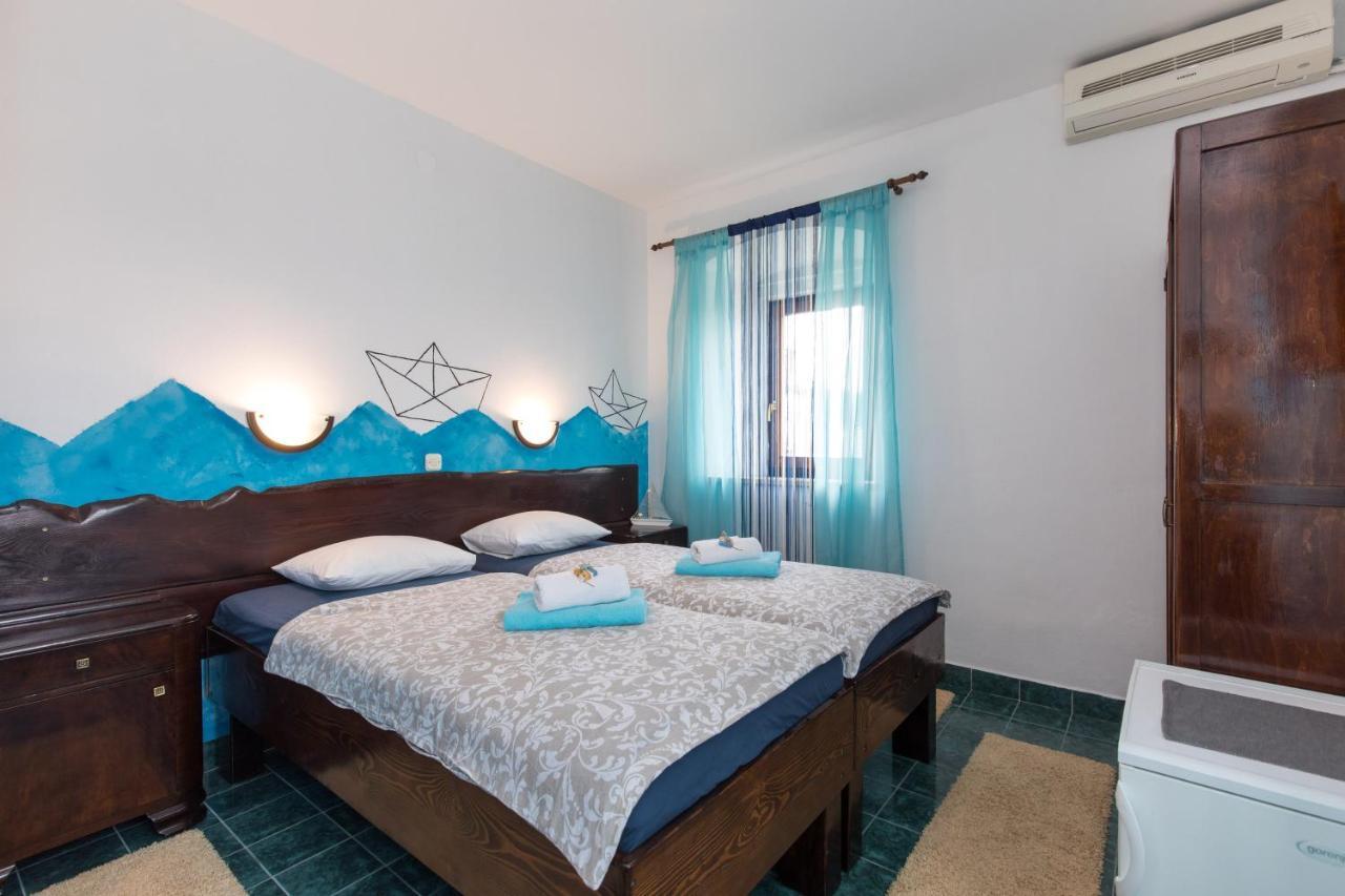 Pape Punat Apartmani I Sobe ภายนอก รูปภาพ