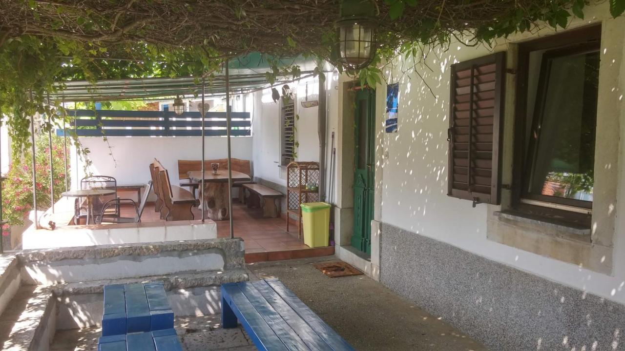 Pape Punat Apartmani I Sobe ภายนอก รูปภาพ