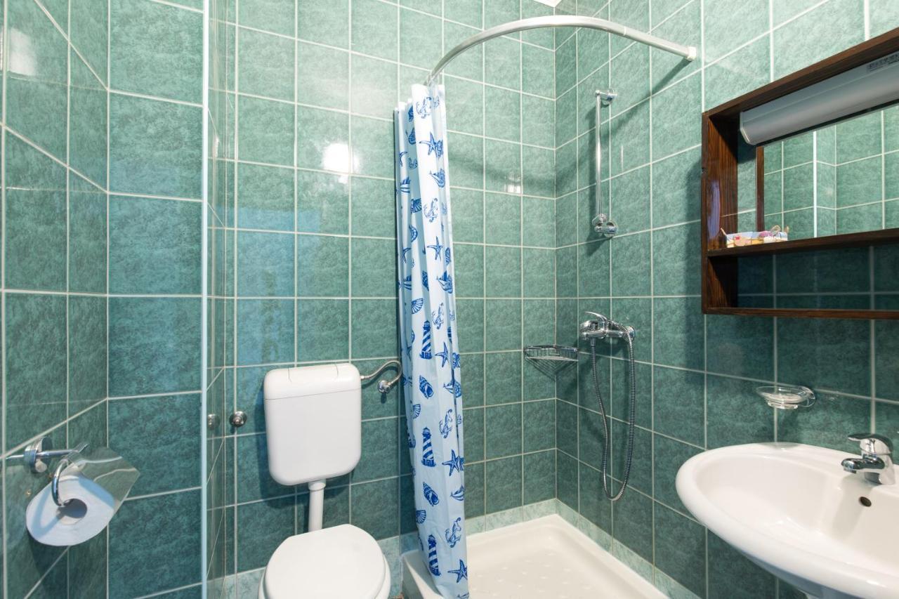 Pape Punat Apartmani I Sobe ภายนอก รูปภาพ