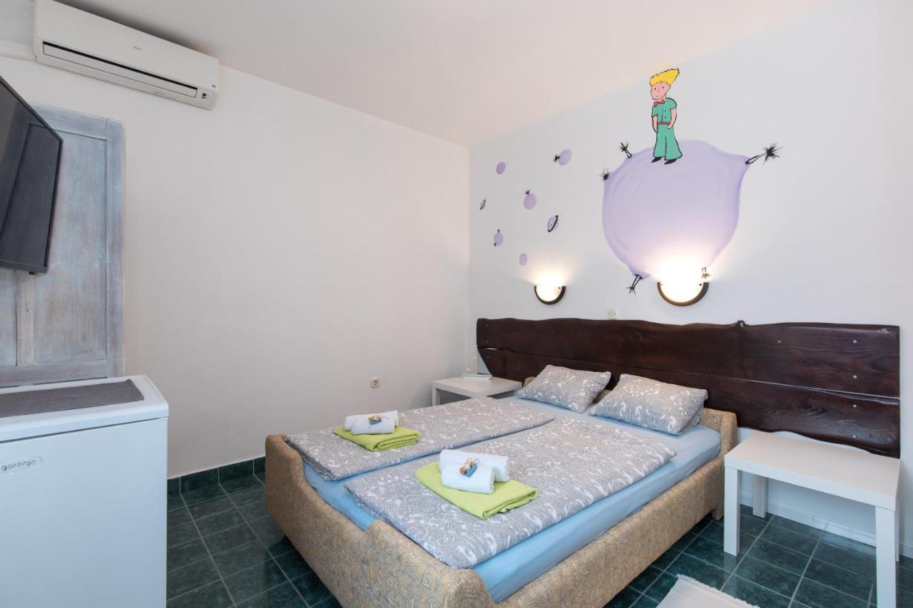 Pape Punat Apartmani I Sobe ภายนอก รูปภาพ