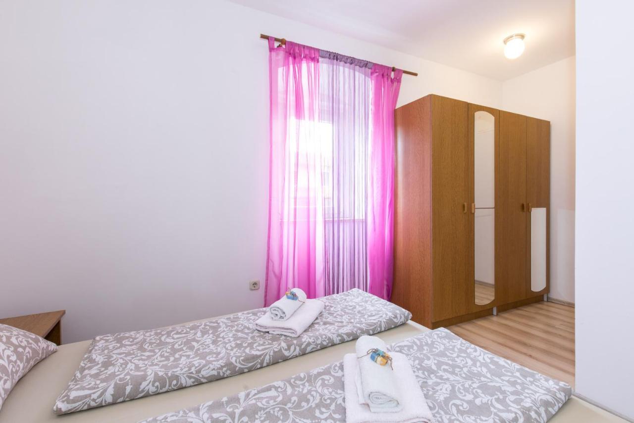 Pape Punat Apartmani I Sobe ภายนอก รูปภาพ