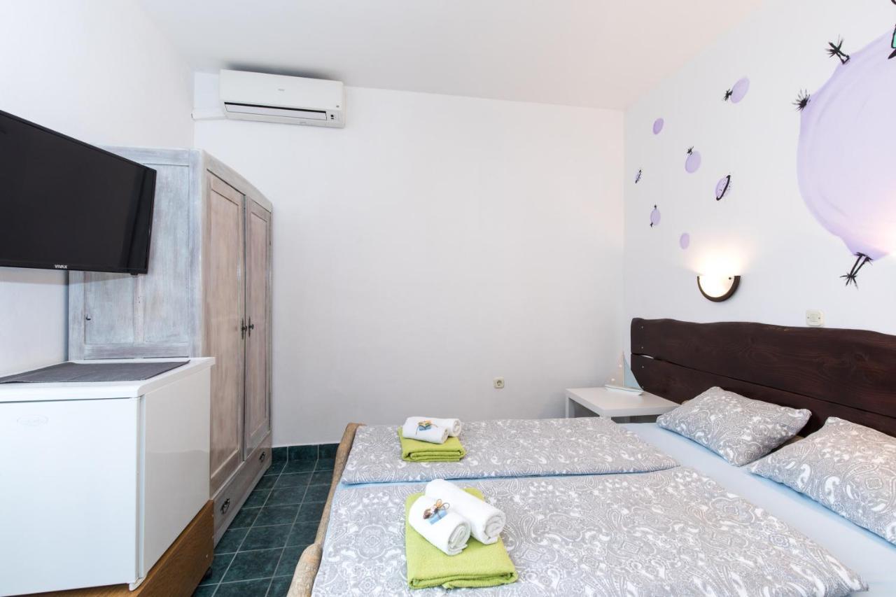 Pape Punat Apartmani I Sobe ภายนอก รูปภาพ
