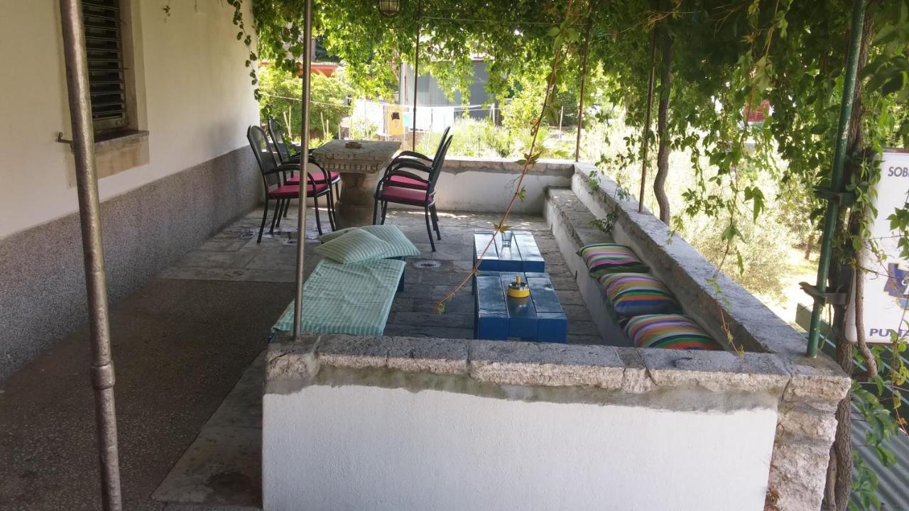 Pape Punat Apartmani I Sobe ภายนอก รูปภาพ