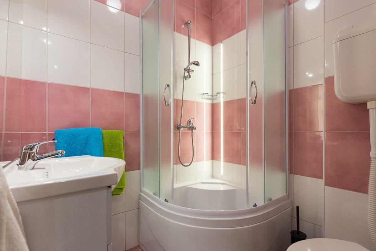 Pape Punat Apartmani I Sobe ภายนอก รูปภาพ