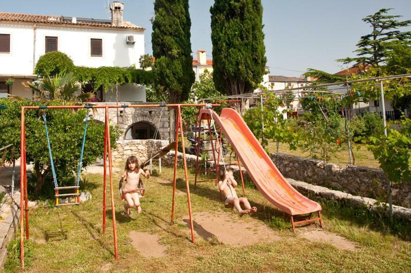 Pape Punat Apartmani I Sobe ภายนอก รูปภาพ